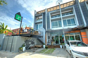  White Monkey Guesthouse  Khlong Kra Saeng